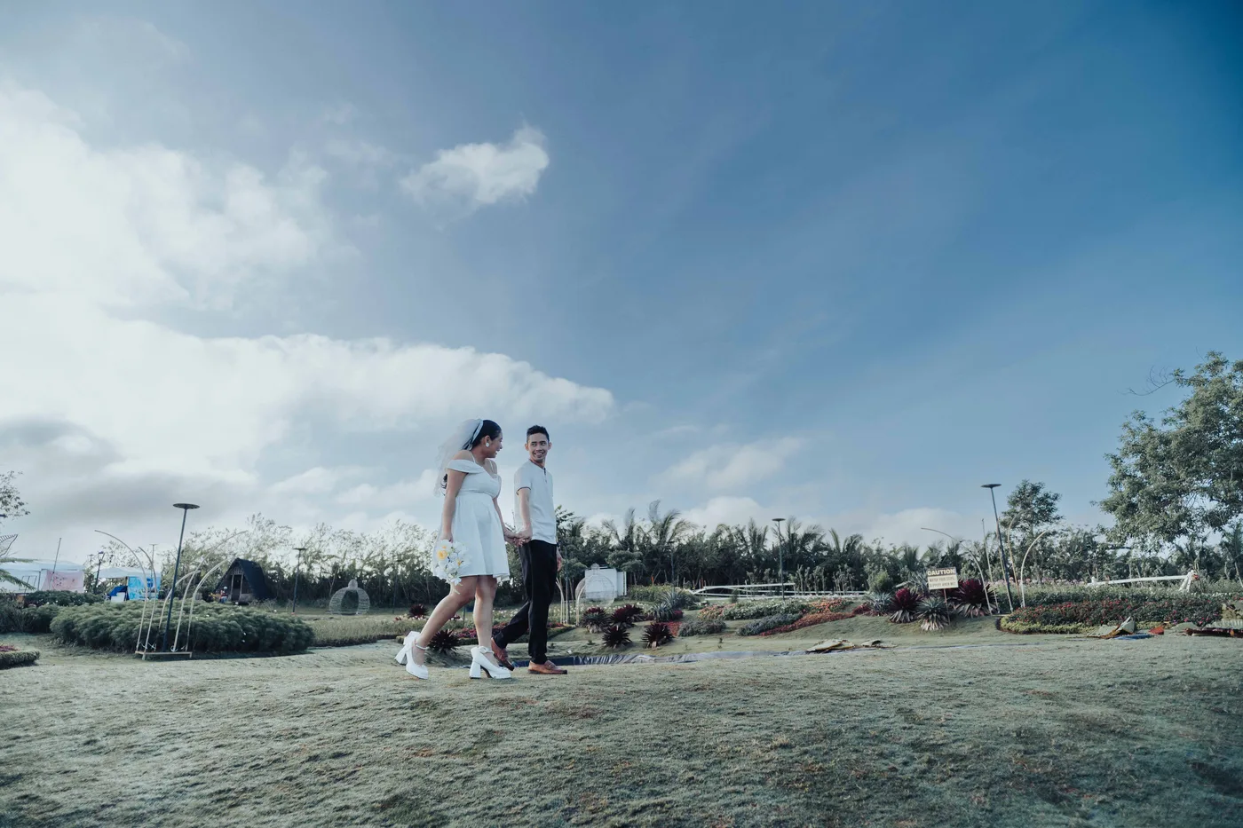 Garden engagement picnic at Perlas ng Silang, Cavite